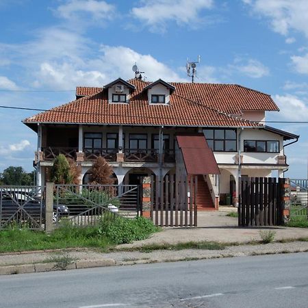 Ub Motel Imperija מראה חיצוני תמונה